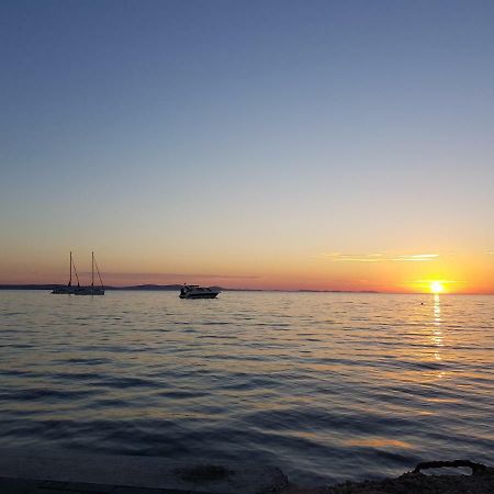 Apartmani Sarm Vir Buitenkant foto