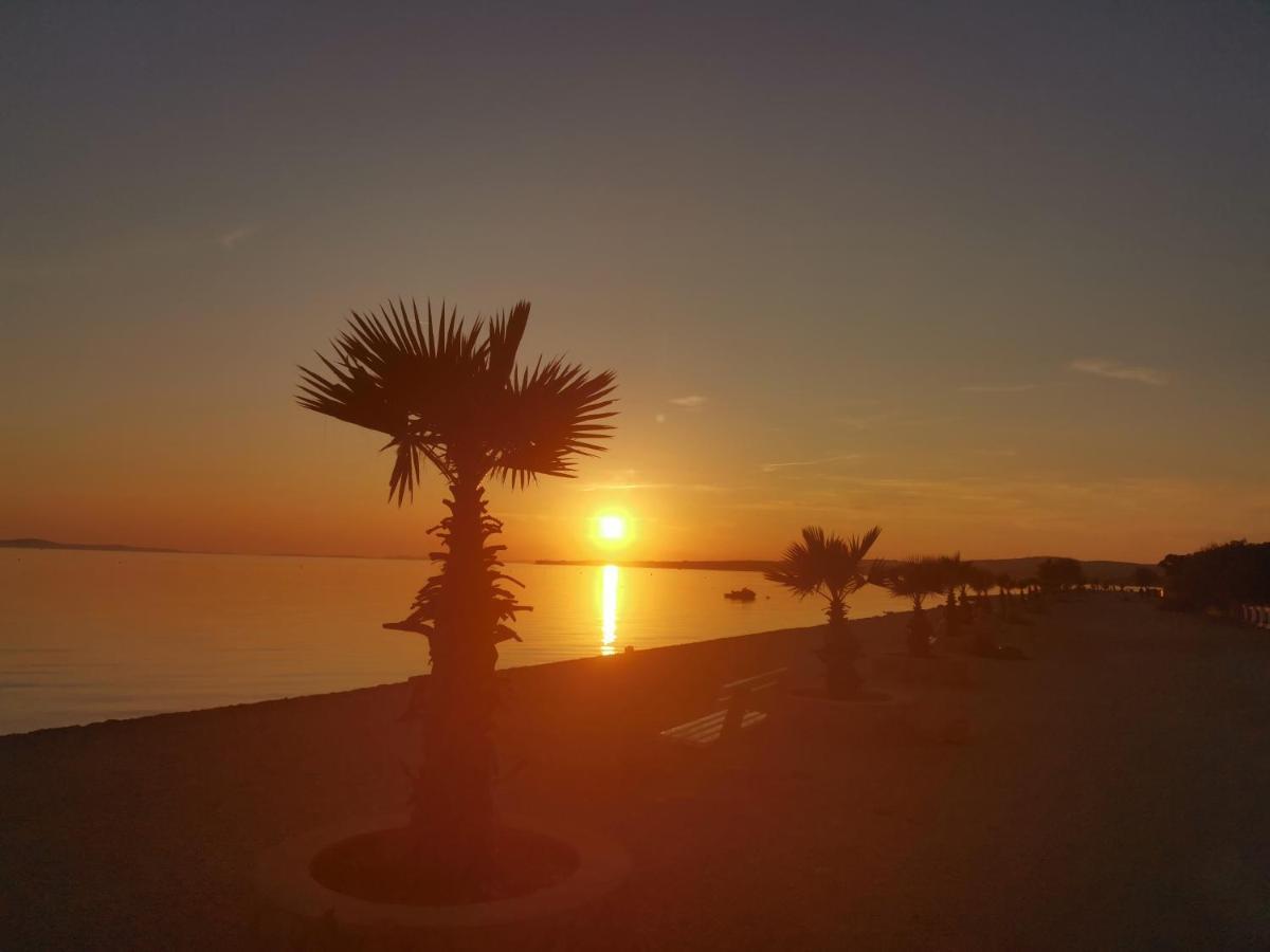 Apartmani Sarm Vir Buitenkant foto